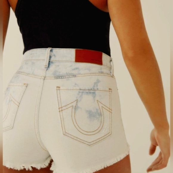True Religion Caia Ultra High Rise Super Skinny Destroyed Raw Hem Shorts Sz 32 - Picture 1 of 16